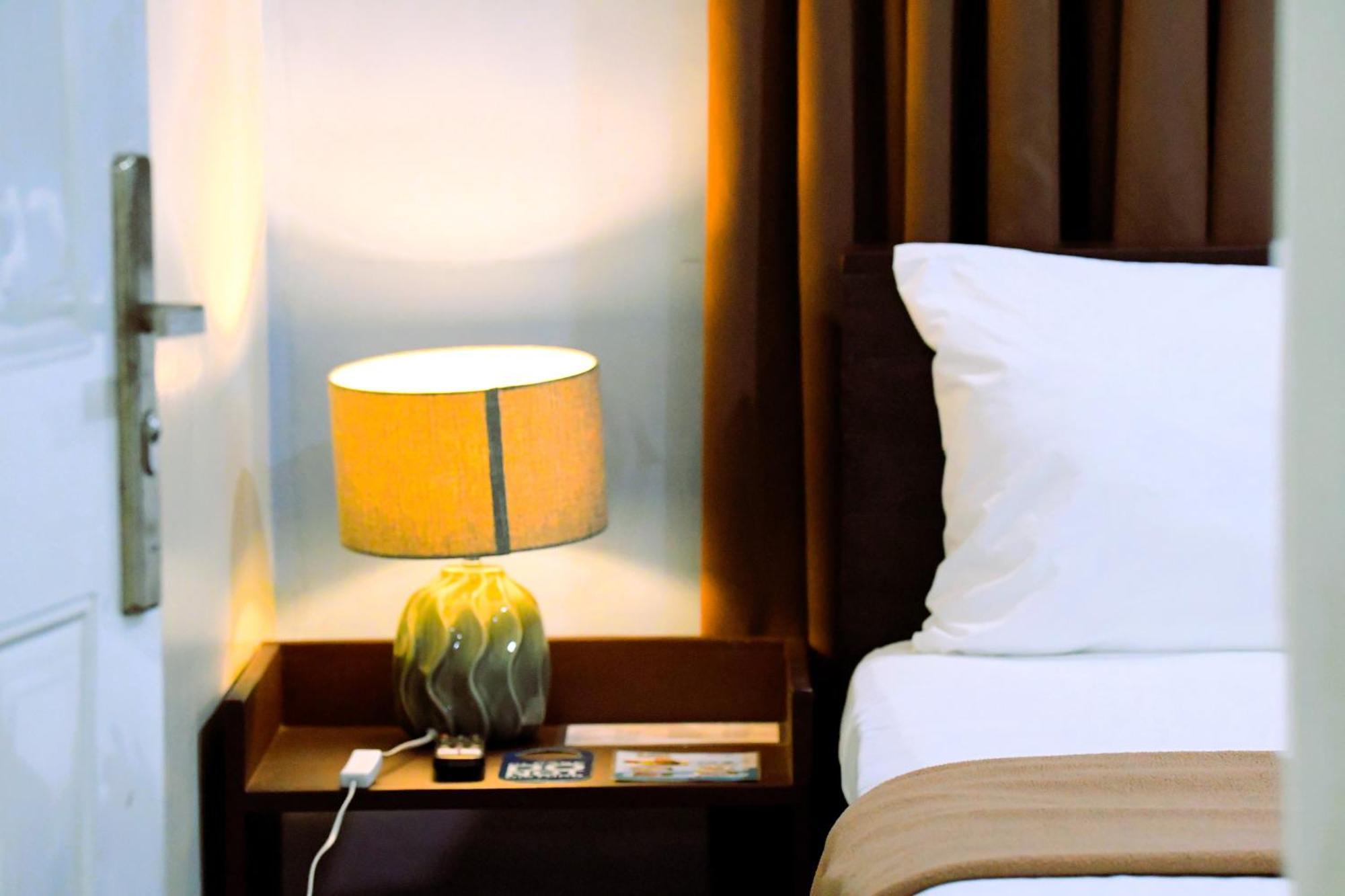 Arzo Hotel Makati San Pedro Makati Eksteriør billede